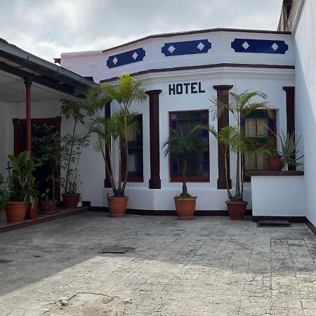 Hotel Malybu Guatemala City Bagian luar foto
